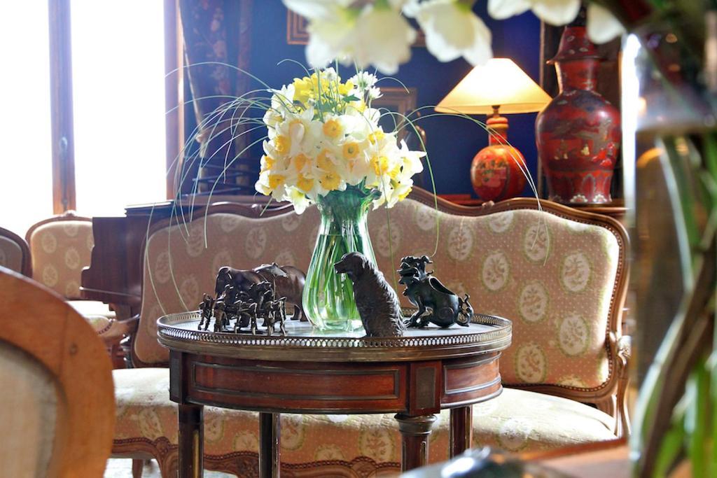 Chateau De Montriou Feneu Room photo